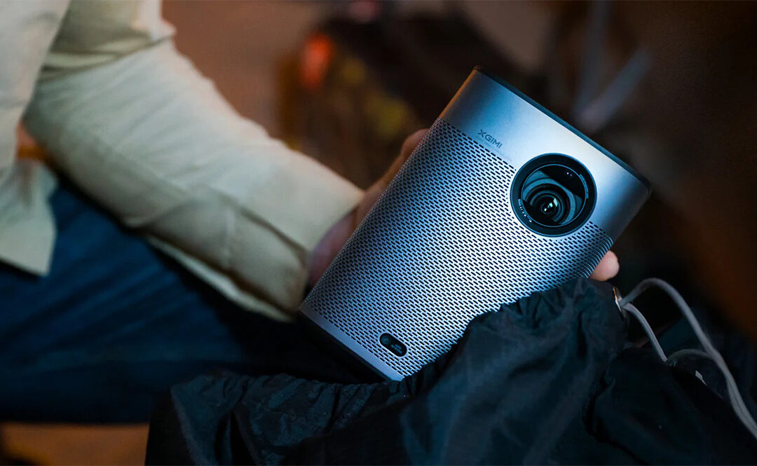 How to Connect an iPad to a Projector in 3 Easy Steps