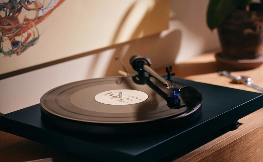Moving Magnet vs. Moving Coil Cartridges – What’s the Difference?