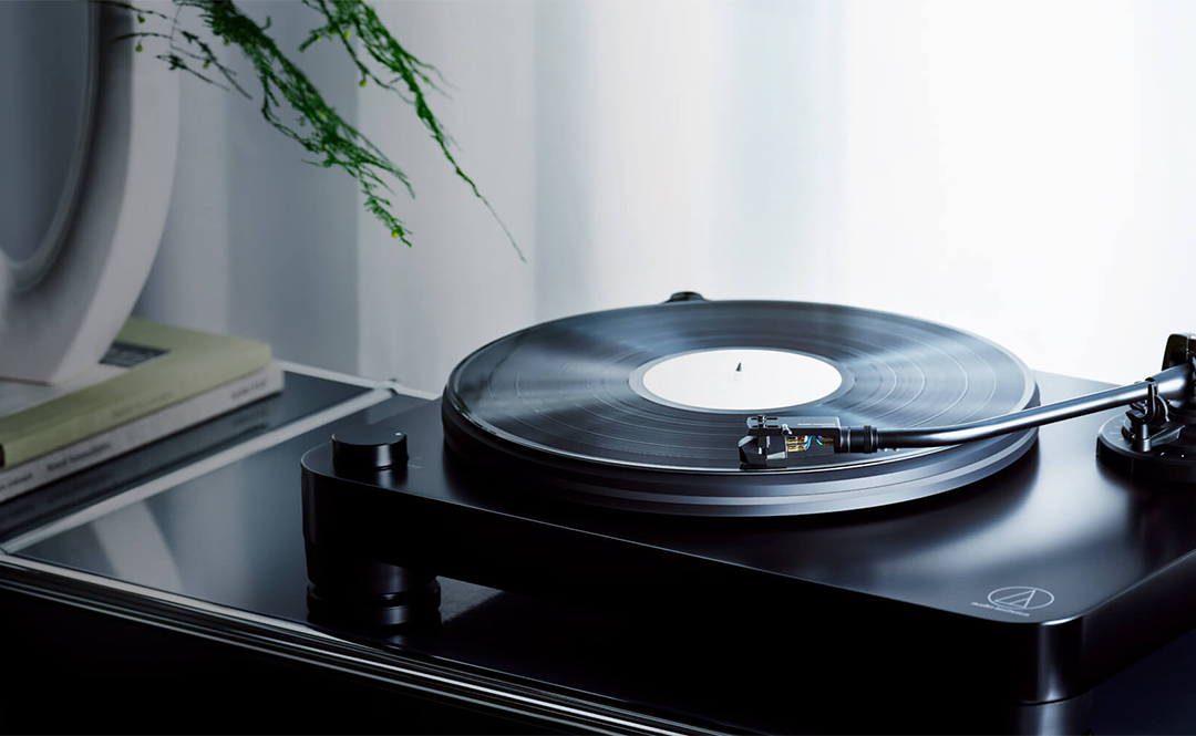 The 8 Best Turntables with Built-In Preamps